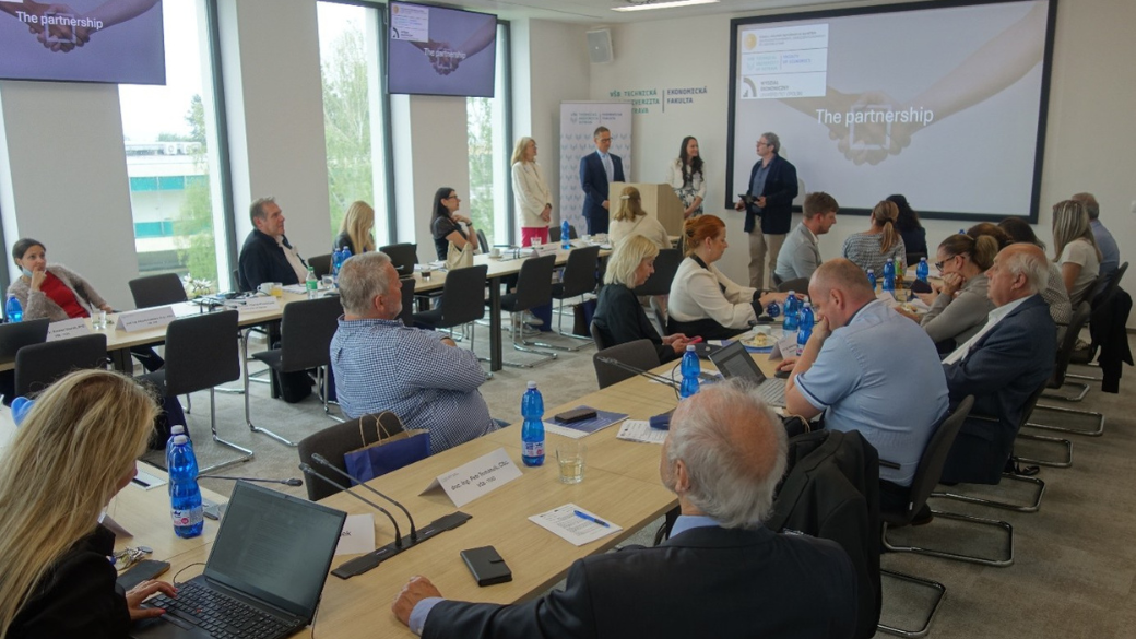 Jak se bydlí ve státech V4? Mezinárodní workshop v Ostravě odhalil regionální rozdíly