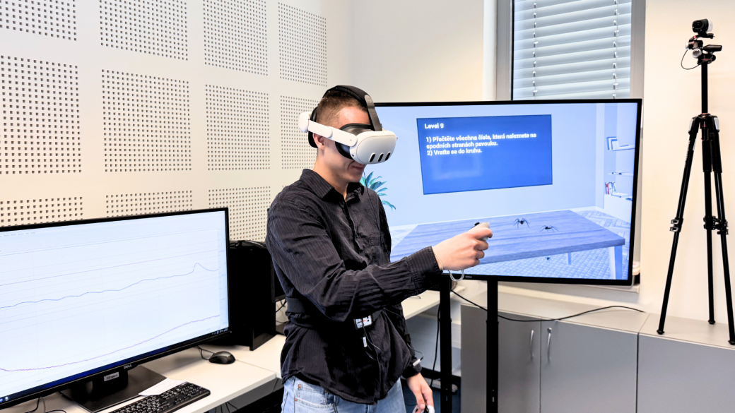 Pavouci ve virtuální realitě pomáhají zkoumat lidský strach a léčit fobie