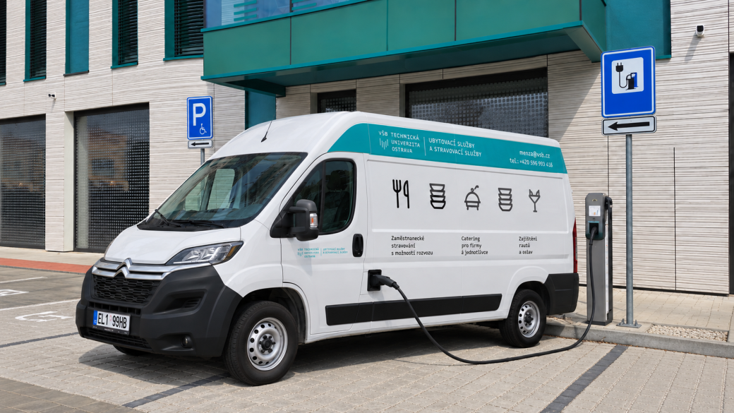 Dvě nové elektro dodávky pro udržitelnější provoz univerzity