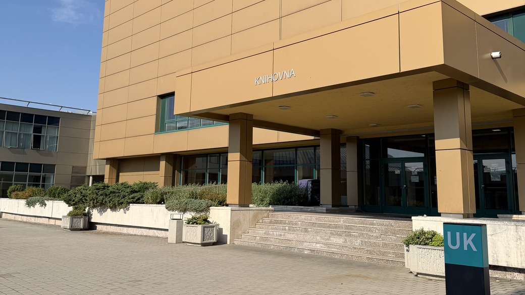 Central Library opening hours before the start of the semester