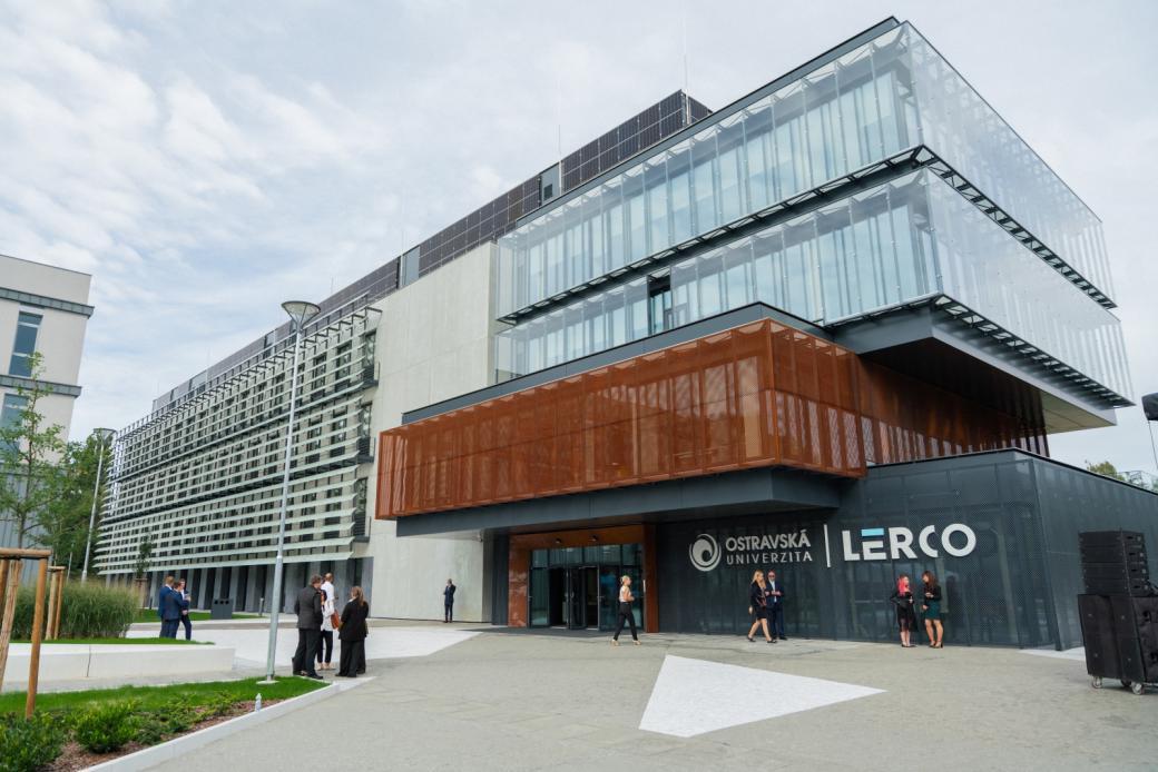 Ostravská univerzita otevřela nové vědecko-výzkumné centrum LERCO. Do regionu přivádí špičkový výzkum i zahraniční vědce