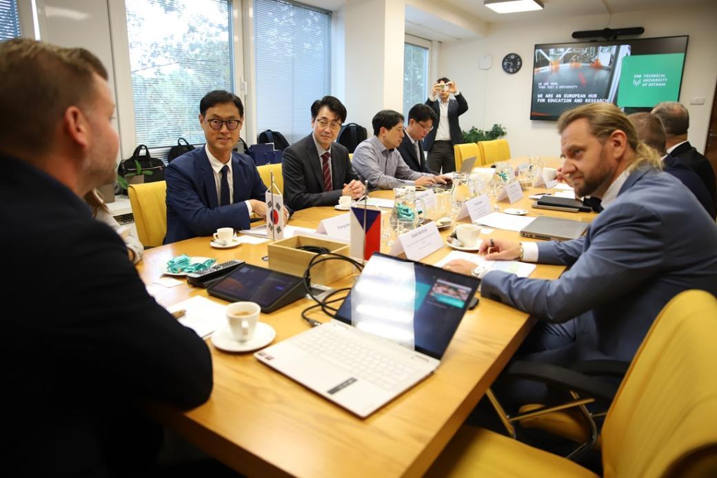 VŠB-TUO bude s korejským institutem vyvíjet technologie pro vzdálené řízení
