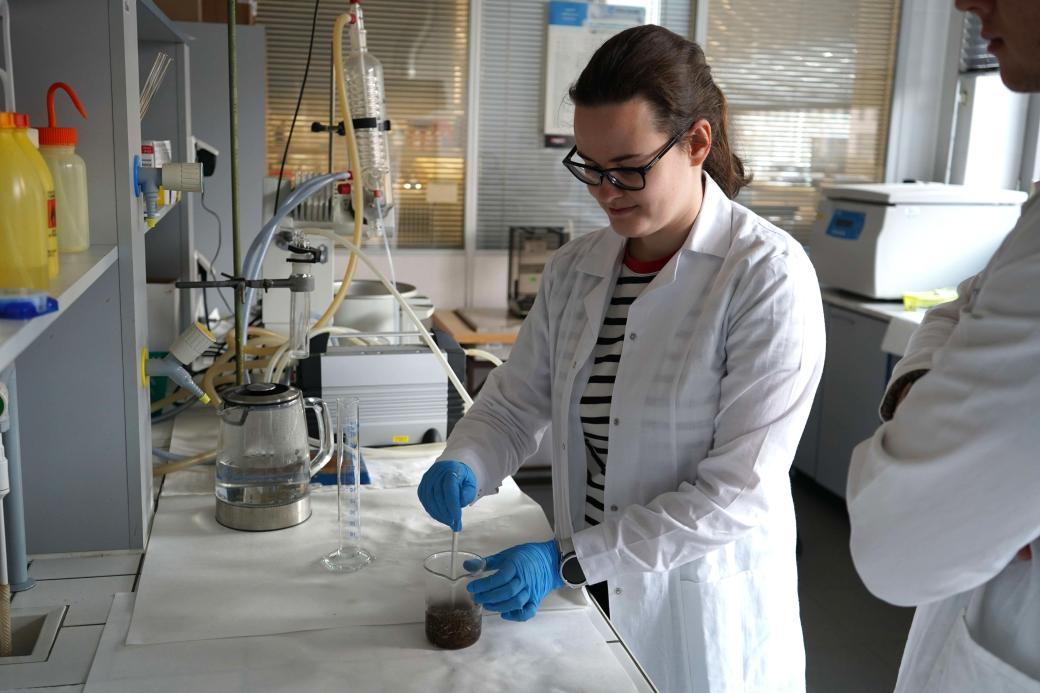 Successful collaboration continues: The Nanotechnology Centre CEET hosted an intern from Torun